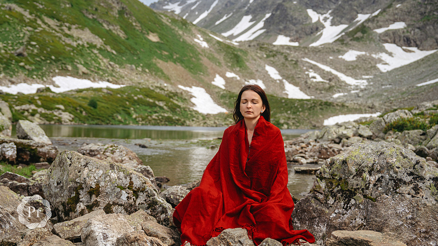 медитация в горах фото