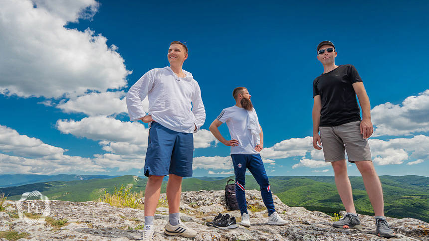 мужчины в горах фото