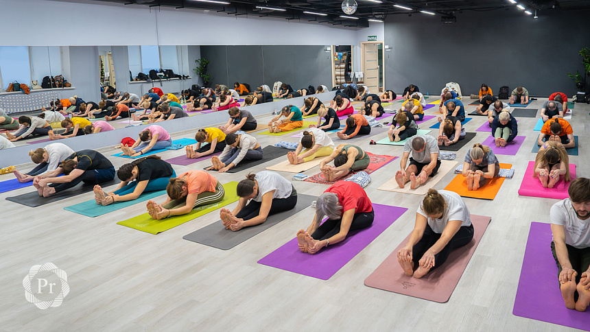 асаны в группе фото